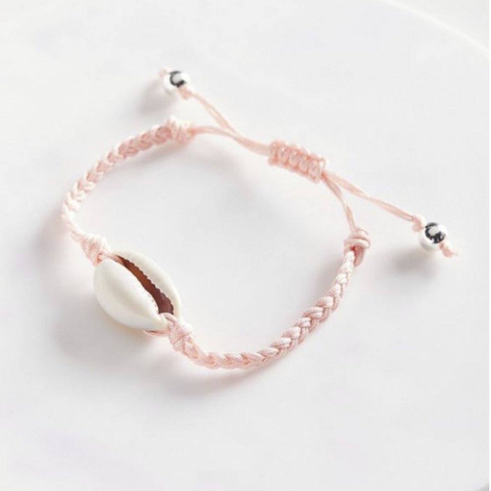 Cowrie Shell Bracelet - Picture 1 of 3